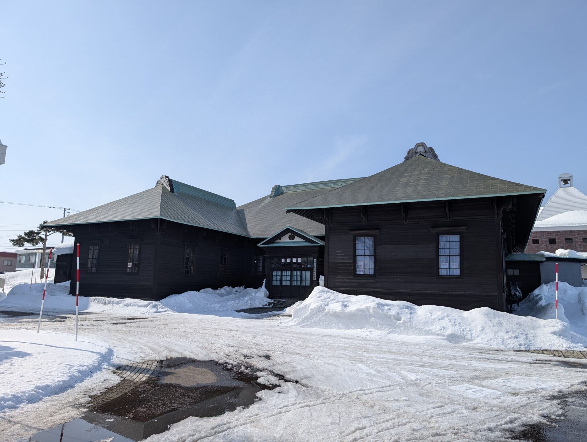 旧樺戸集治監本庁舎 鬼板修繕工事 - ブログ - 北海道の宮大工